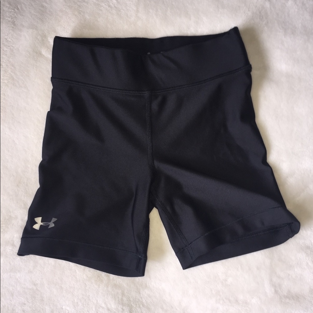 Under Armour black bike shorts.